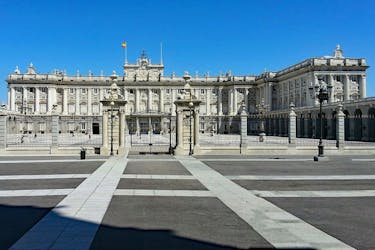 Self-guided mystery exploration game in Madrid Royal Palace